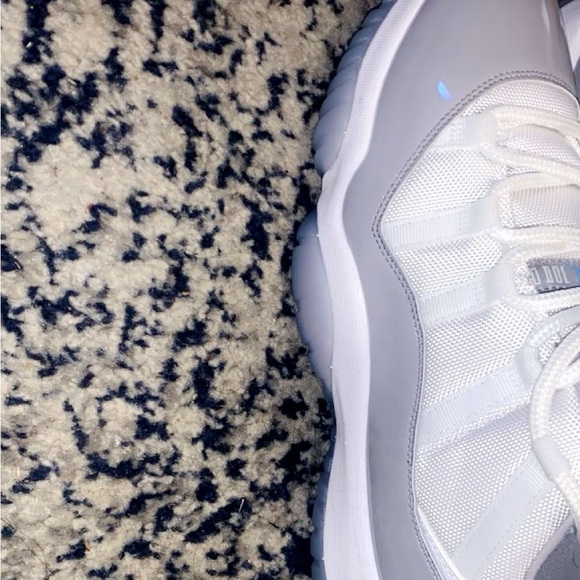 Retro Jordan 11  size 10  color grey